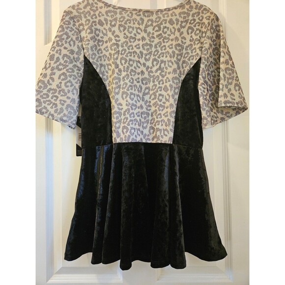 Size Medium Top New with Tags Sparkly - Picture 7 of 10